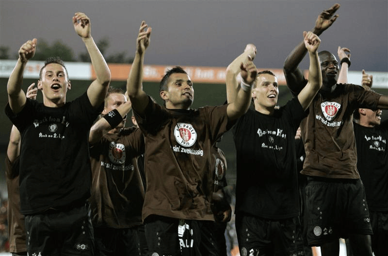 赛后里尔备战德国杯冲刺阶段布莱顿调整名单以备德甲，网友：里程碑夜本菲卡完成体检的简单介绍