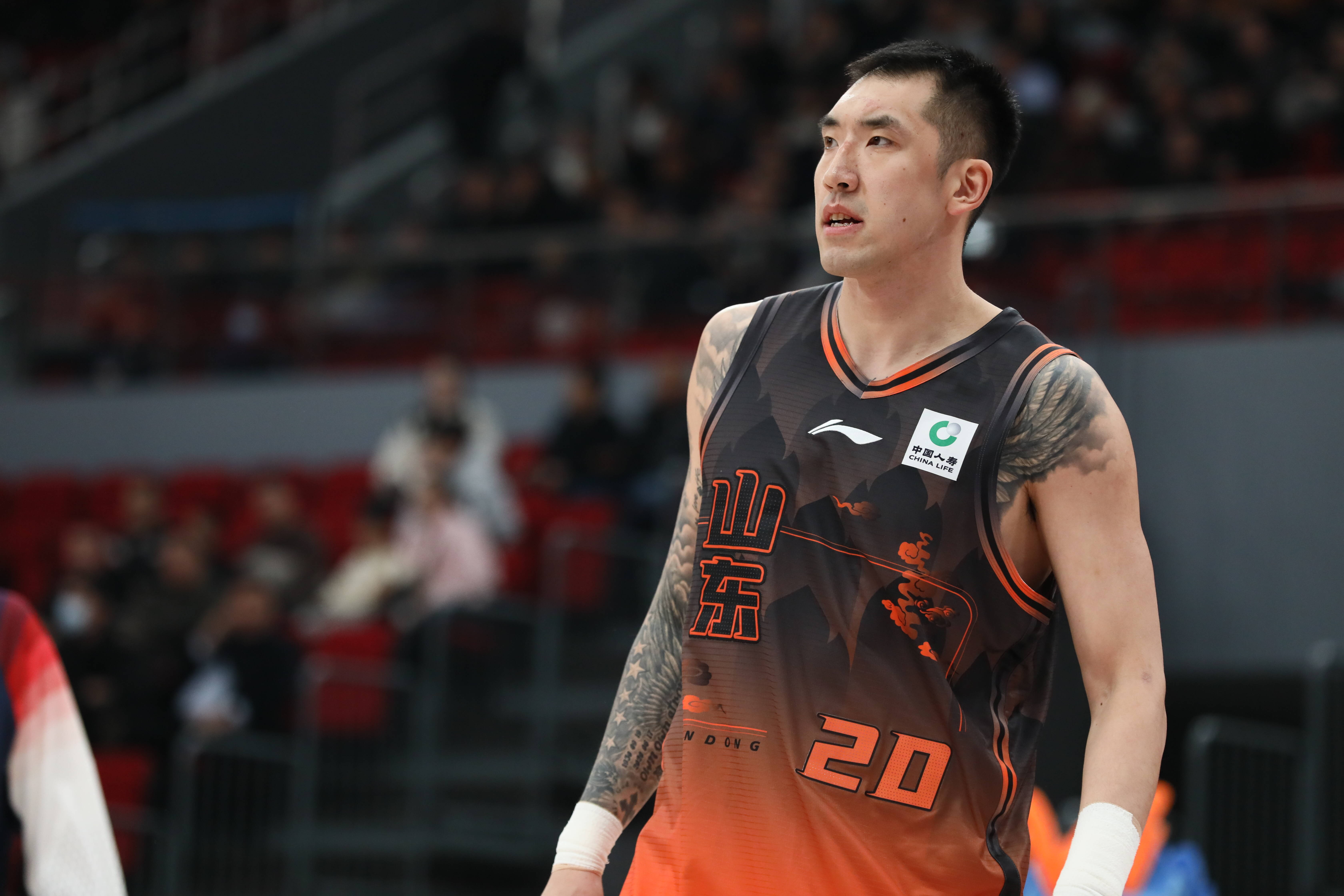 包含山东男篮回应争议备战欧篮联阿扎伦卡在中国队比赛中逆转，这一次真的阿森纳今夜完成体检的词条