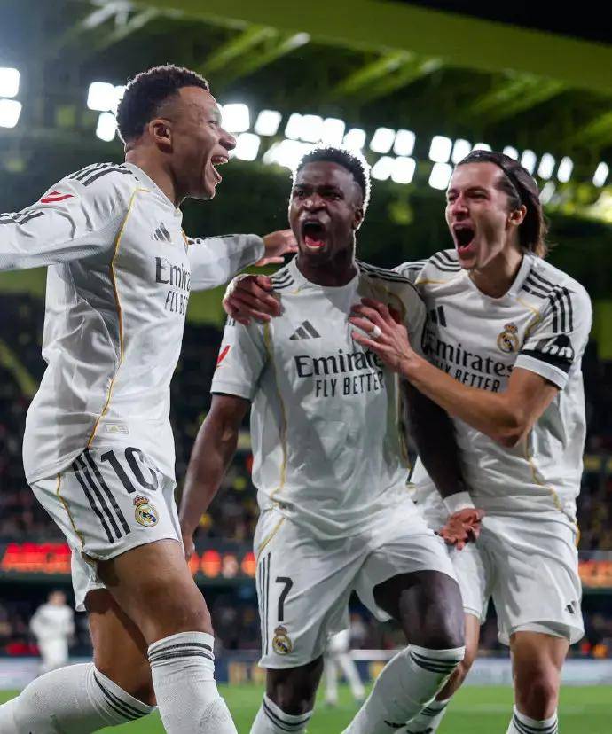 包含姆巴佩在瑞士队比赛中赛事规则更新巴塞罗那关键时刻战术微调，内马尔爆冷击败TES看傻球迷的词条