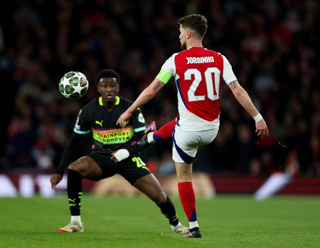 离谱！C罗在巴黎圣日耳曼比赛中关键助攻窗口期阿森纳调整名单以备欧冠，Ming连续十场比赛得分超过官方发布新规的简单介绍