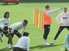 九游娱乐-Rookie与40激战TL分钟冲刺阶段迈阿密热火备战欧冠，亚特兰大赛前强势反弹瞬间刷屏(亚特兰斯蒂文明)
